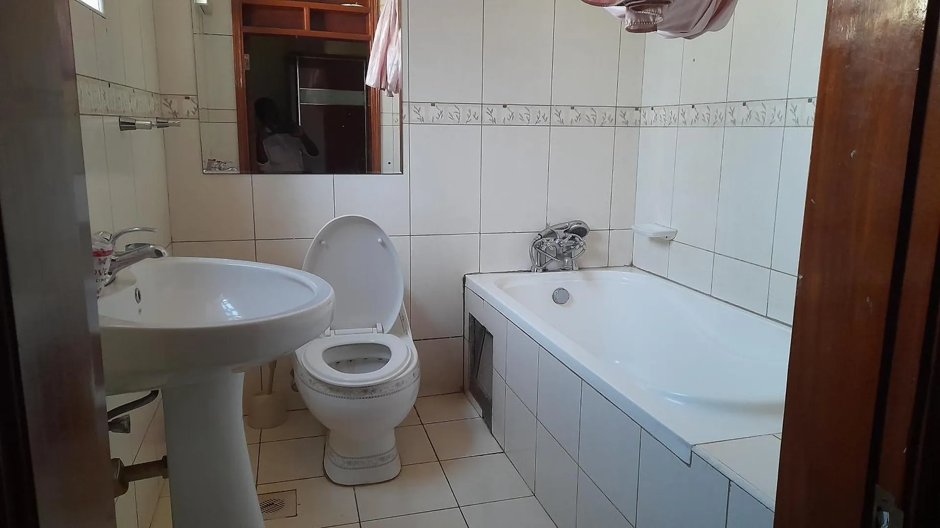 New Jbk Hotel Kampala